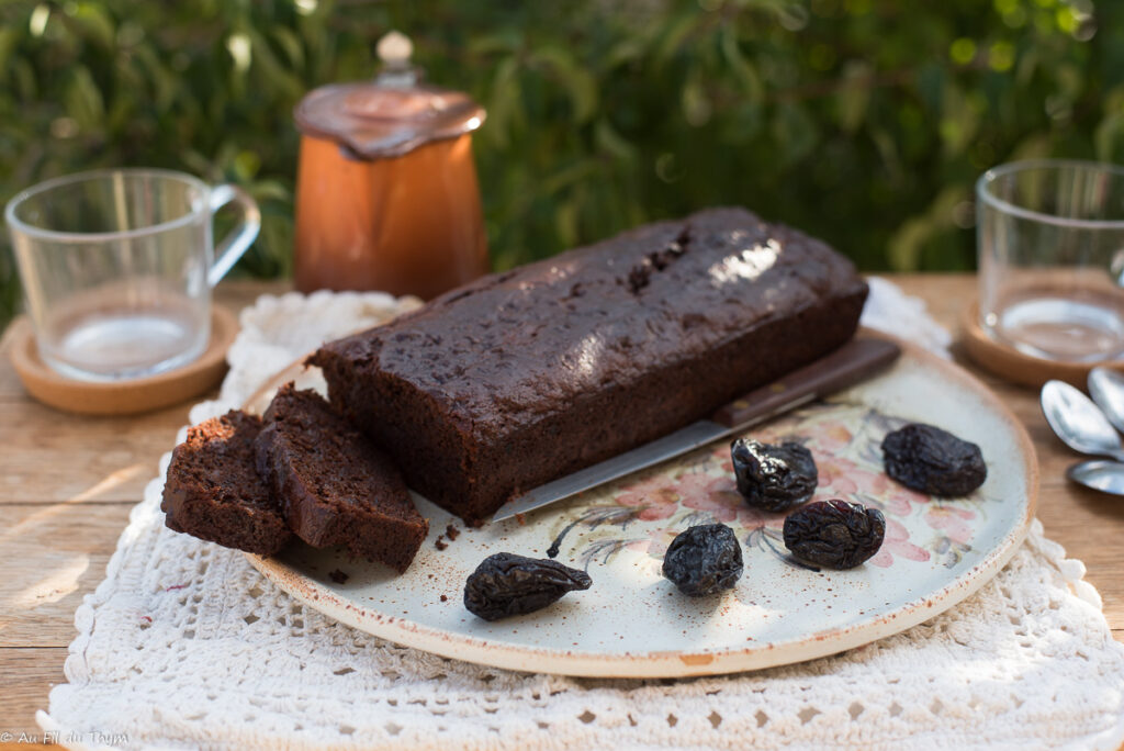 Cake pruneaux chocolat - Au Fil du Thym