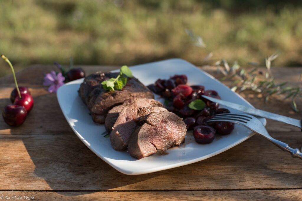 Magret de canard aux cerises - Au Fil du Thym