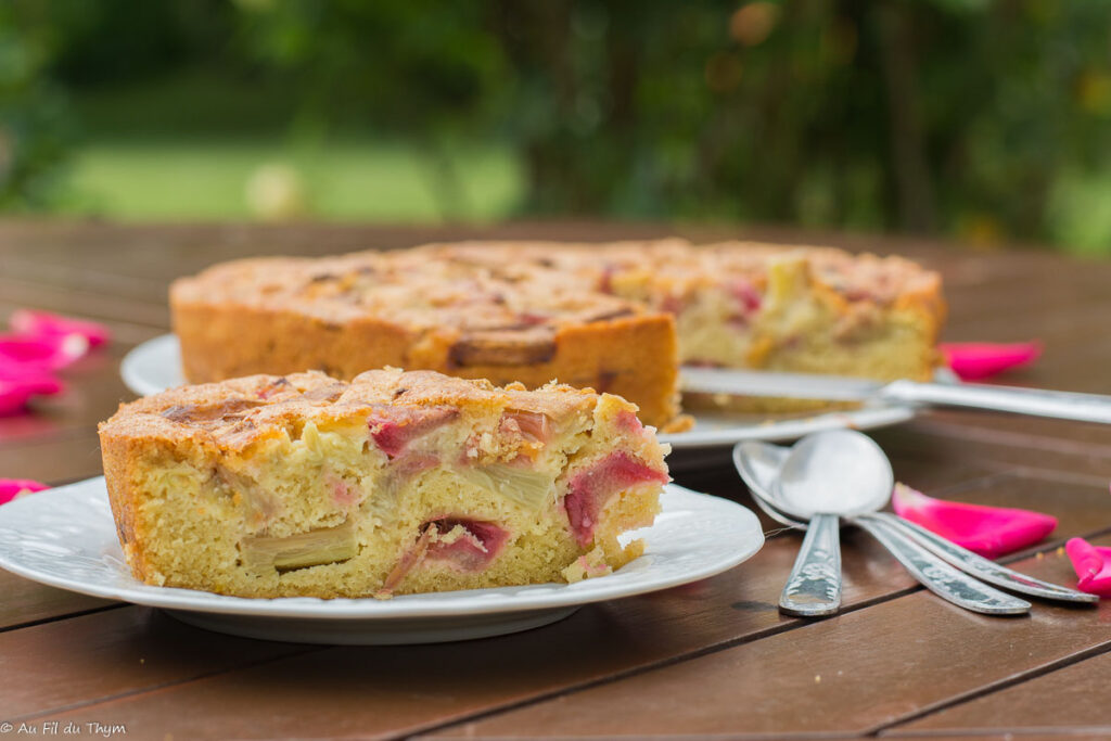 Moelleux rhubarbe amandes - Au Fil du Thym