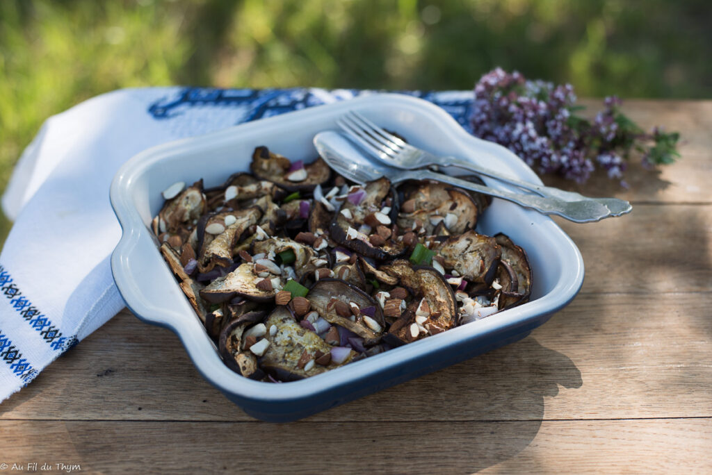 Salade aubergines grillées amandes - Au Fil du Thym