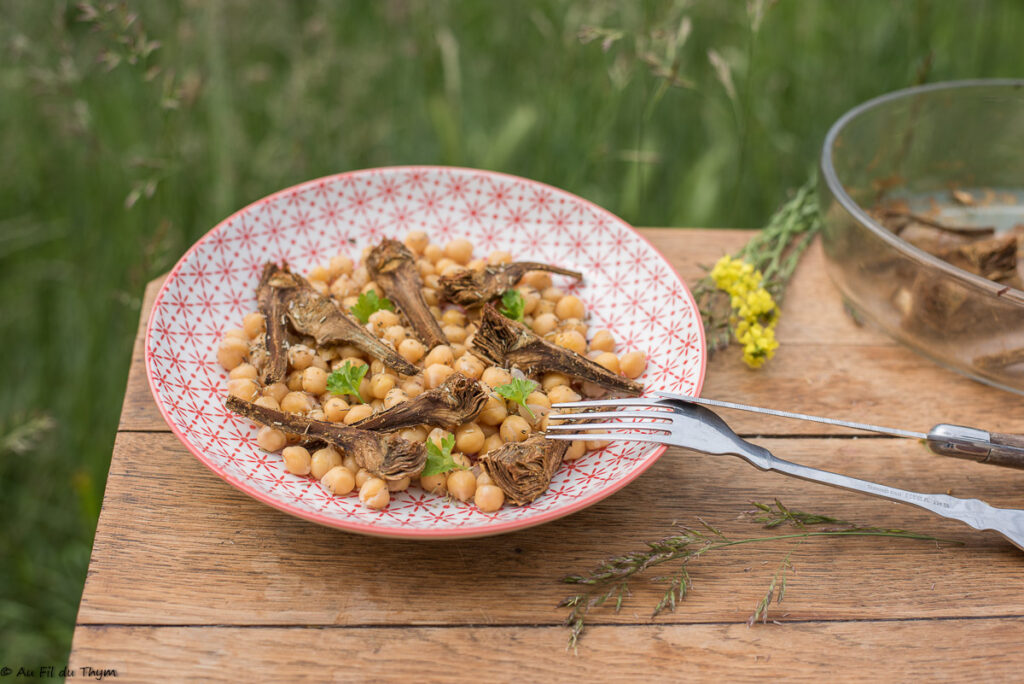 Salade artichauts rôtis et pois chiches au cumin - Au Fil du Thym