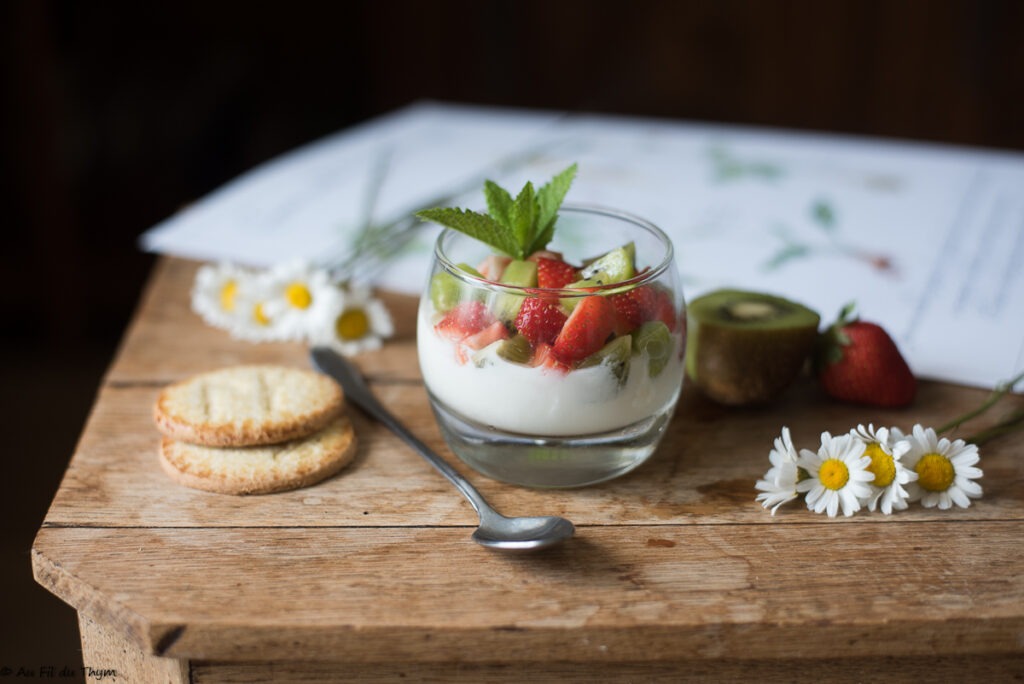 Verrines fraises kiwi et yaourt - Au Fil du Thym