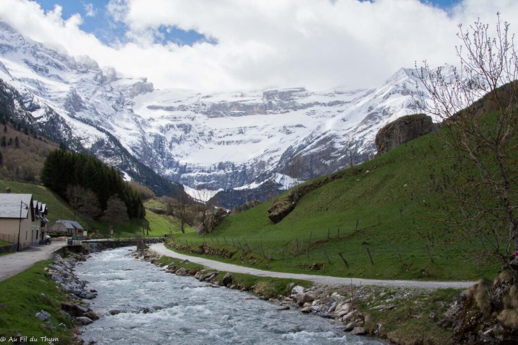 Cirque de Gavarnie : Sentier au départ du village