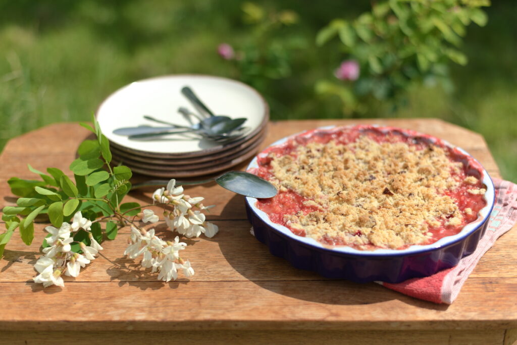 Crumble rhubarbe fraises - Au Fil du Thym