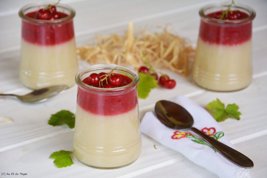 Crème d'amande au coulis de groseilles 