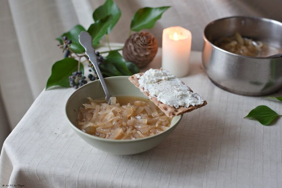 Soupe oignon, tartines fromage frais